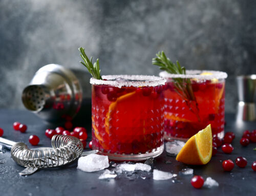 THE ABSOLUTE BEST MOCKTAILS TO CRAFT FOR THE HOLIDAY SEASON